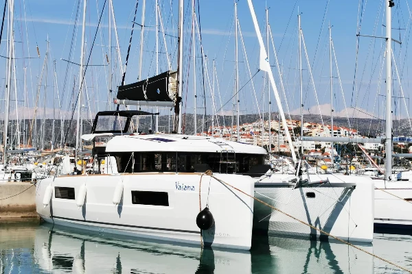 Lagoon 40 Vaiana boat image