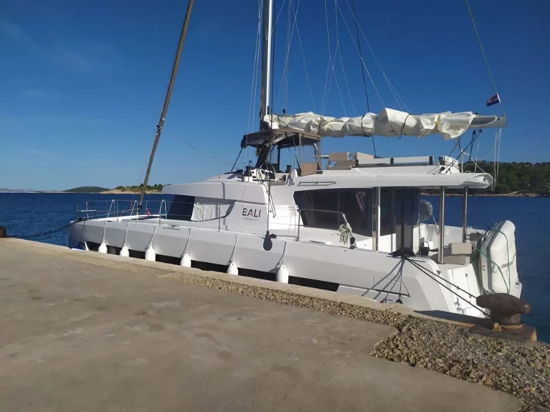 Bali 4.4 Tiraminelli boat image