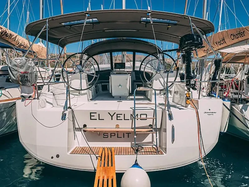 Jeanneau 54 El Yelmo boat image