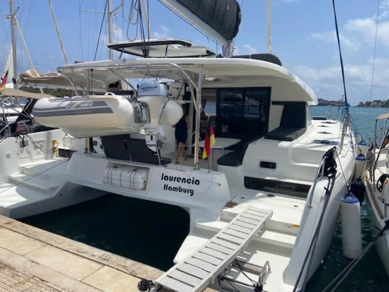 Lagoon 42 Laurencia boat image