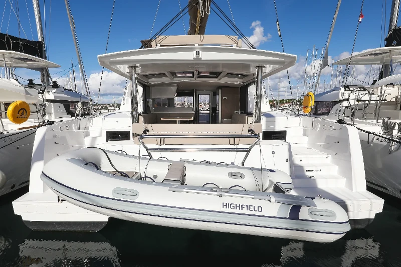 Bali 4.4 Calypso  boat image