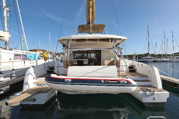 Bali 4.5 Rozi V boat image