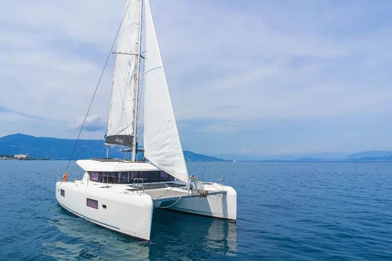 Lagoon 42 Four Seasons boat image