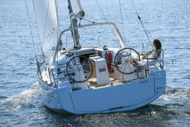 Oceanis 35 Hobbit boat image