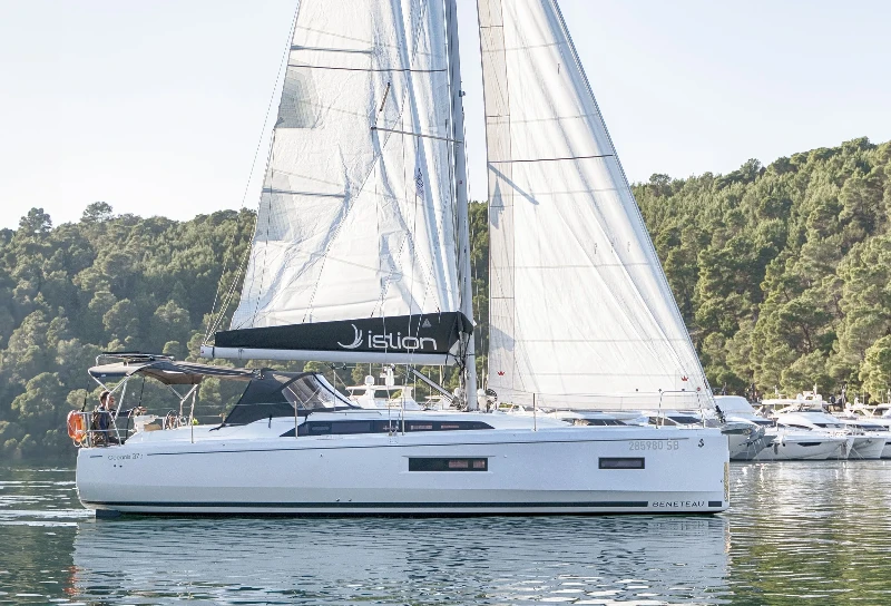 Oceanis 37.1 First Dream boat image