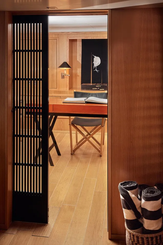 Image slide 60019