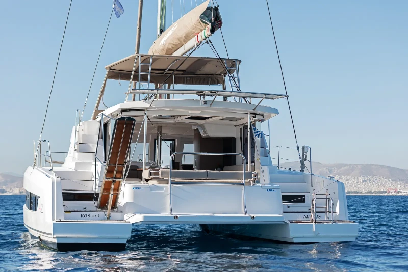 Bali 4.2 Kos 42.4 boat image