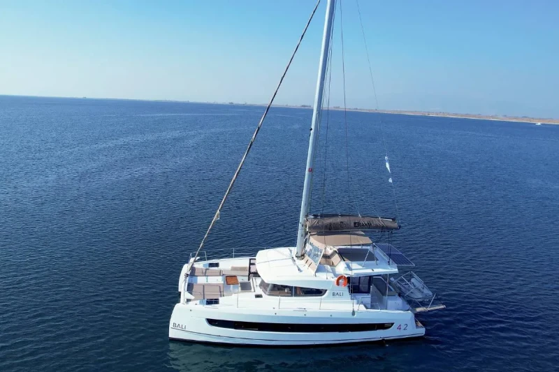 Bali 4.2 Kos 42.6 boat image