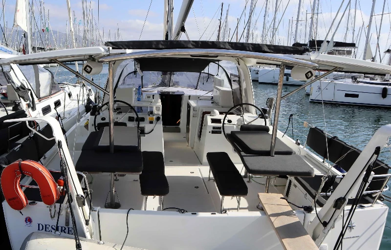 Sun Loft 47 Desire boat image