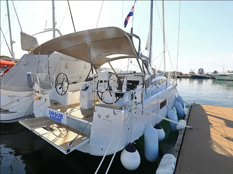 Sun Odyssey 410 Vague boat image