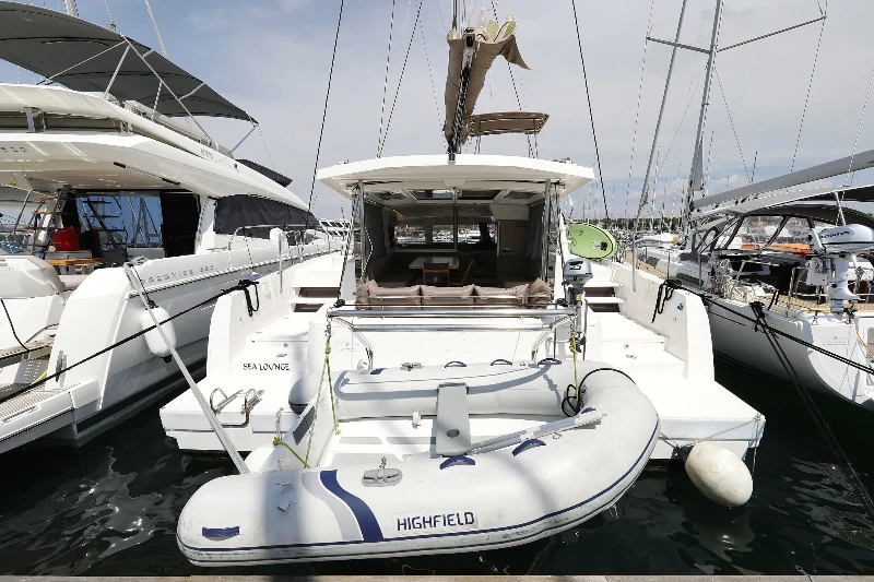 Bali 4.1 Sea Lounge boat image