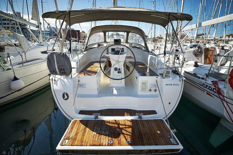 Bavaria Cruiser 36 White Pearl B boat image