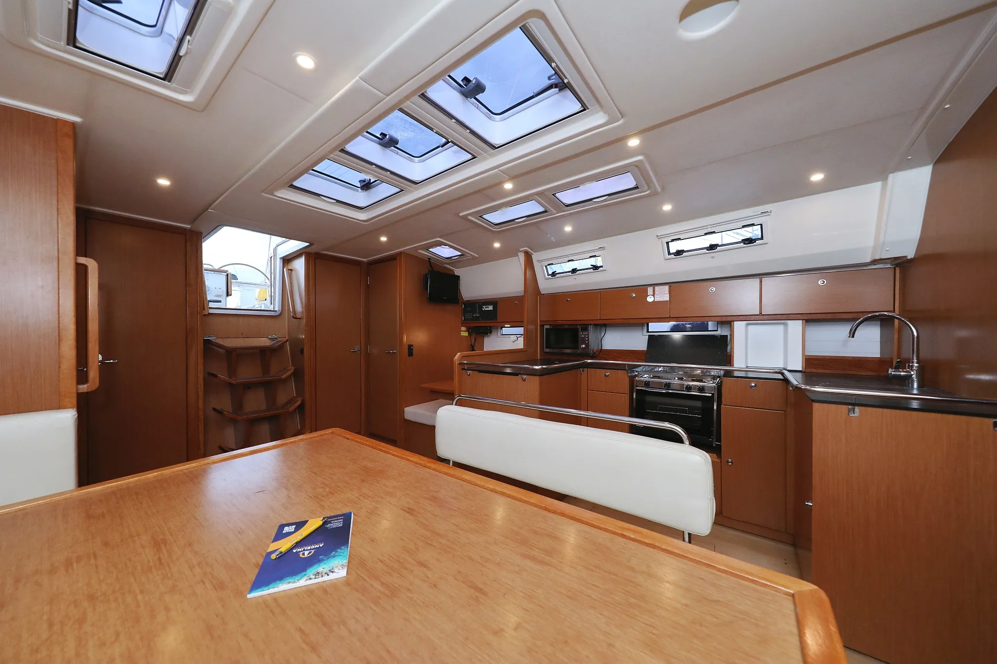Image slide 6875