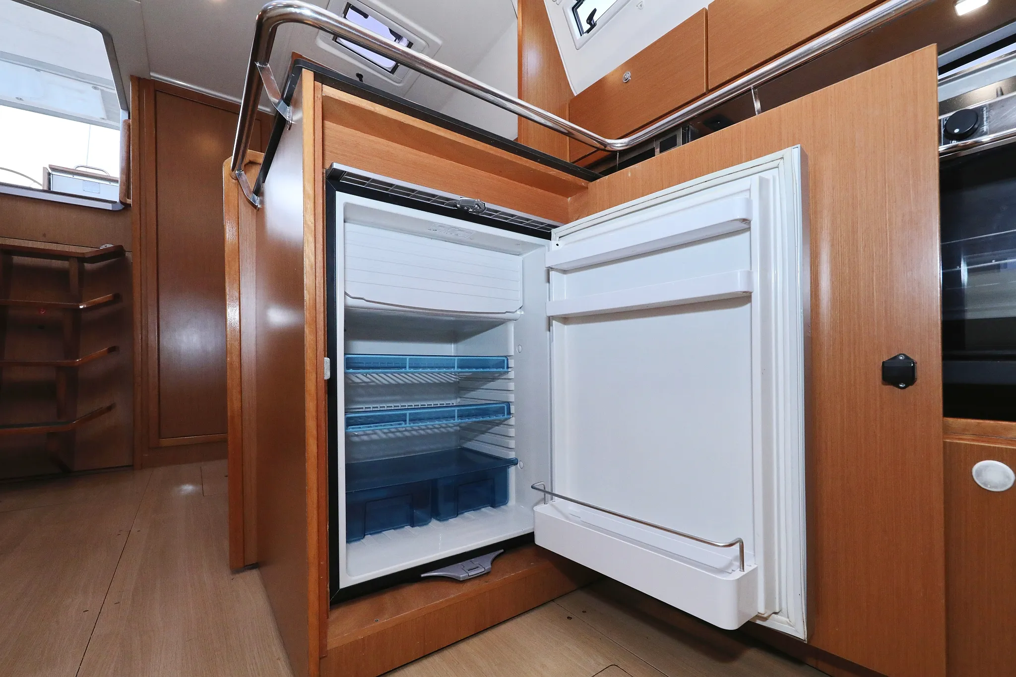 Image slide 6900
