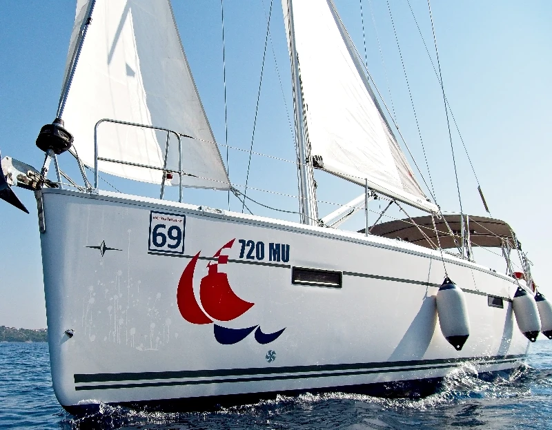 Bavaria Cruiser 41 MH 69 boat image