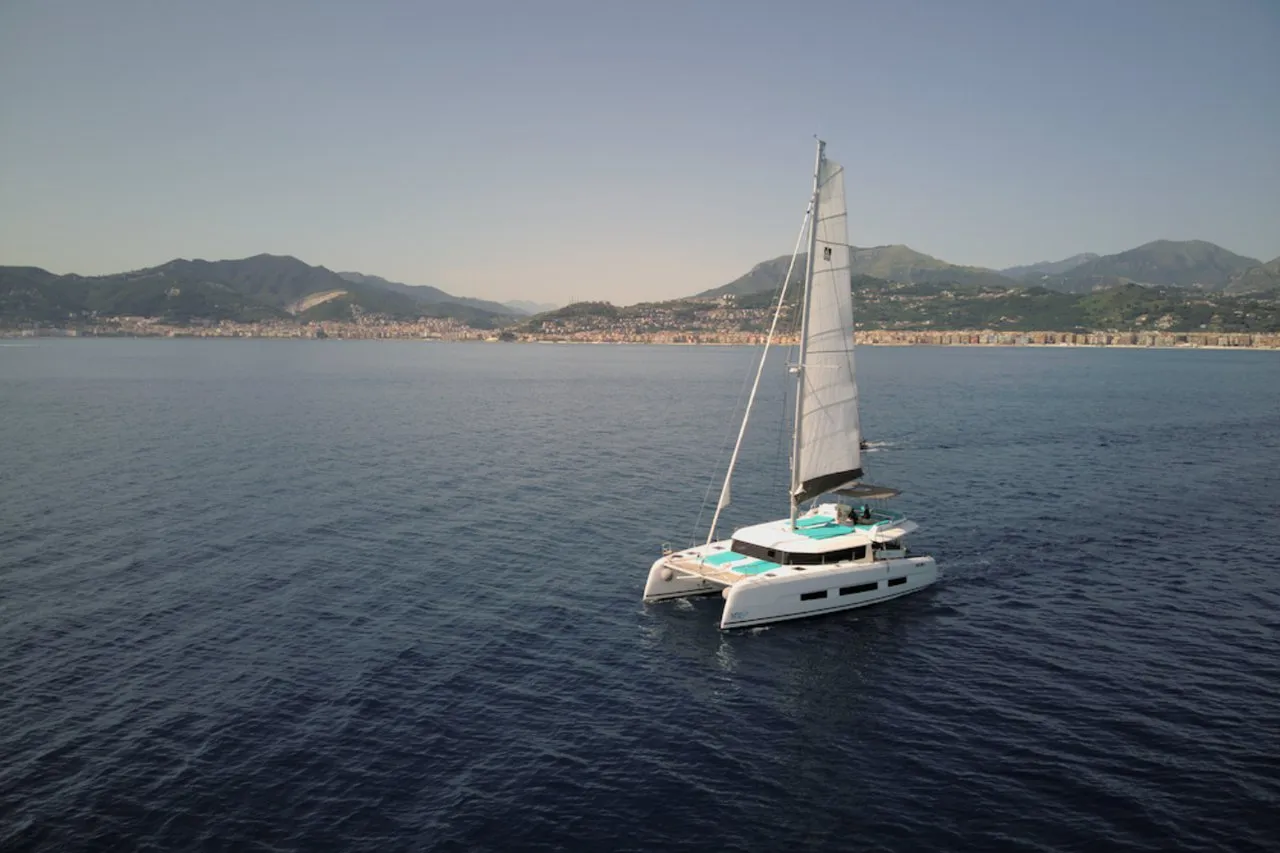 Dufour 48 Catamaran - 5 + 1 cab. Futura boat image