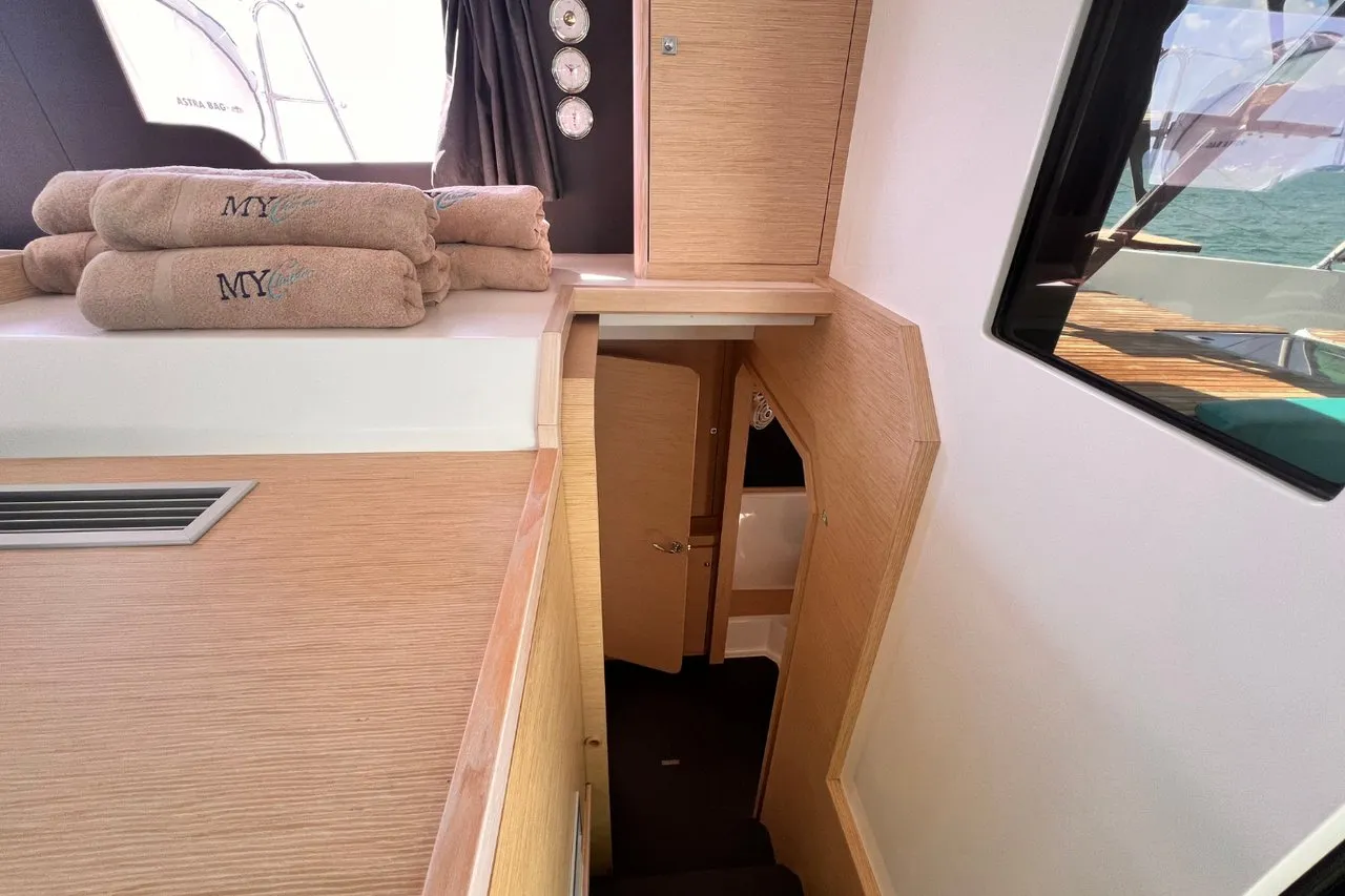 Image slide 70051