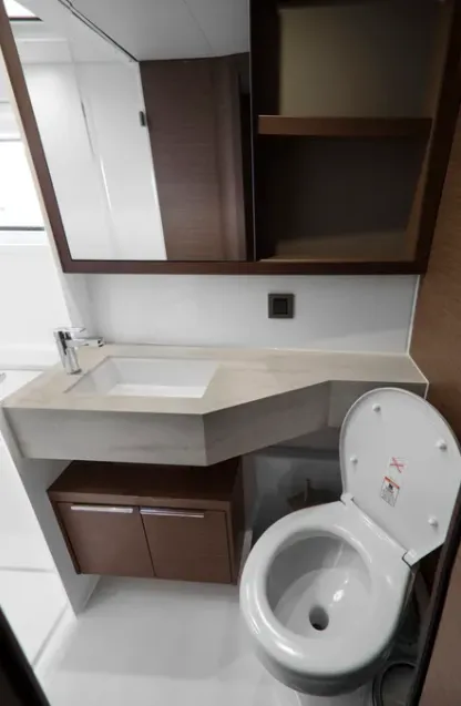 Image slide 74057