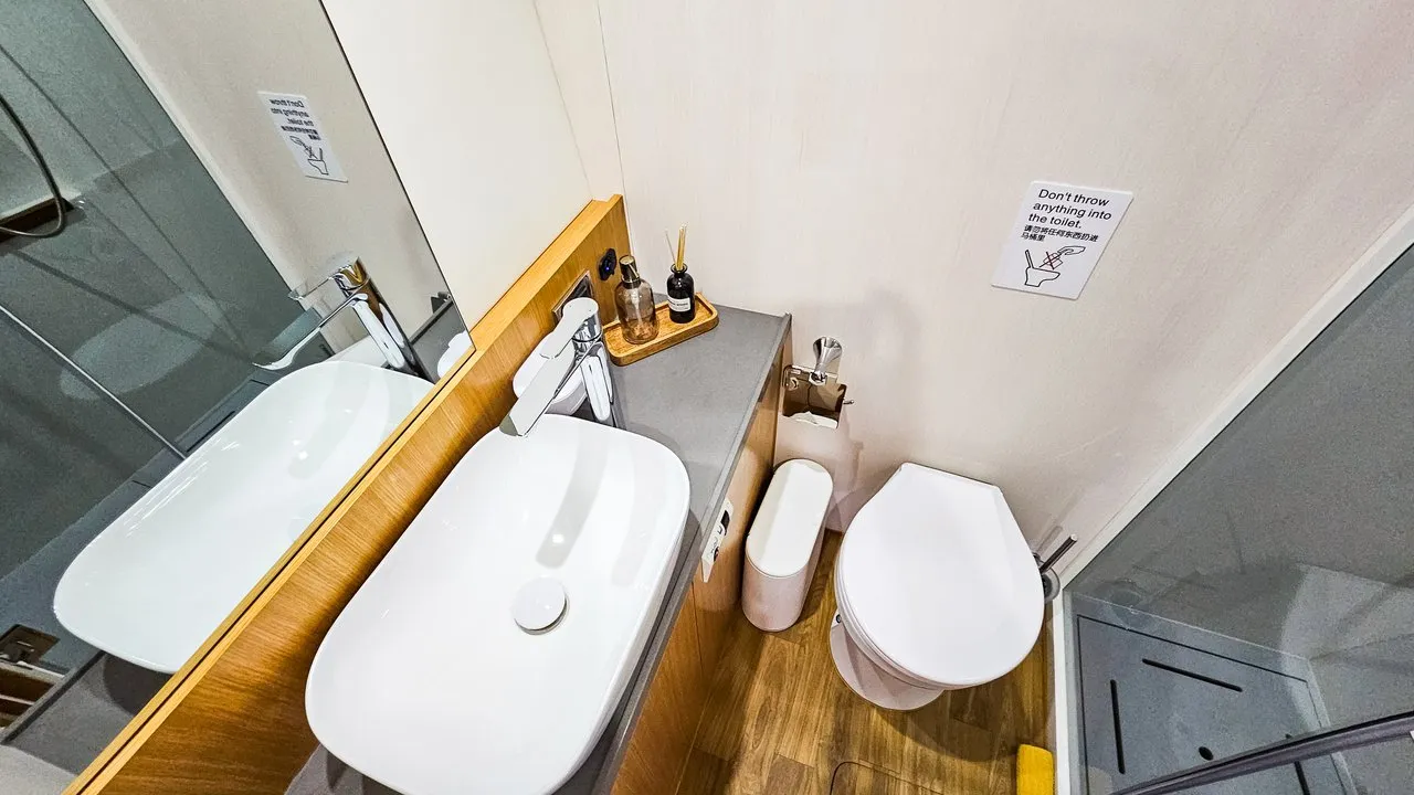 Image slide 743