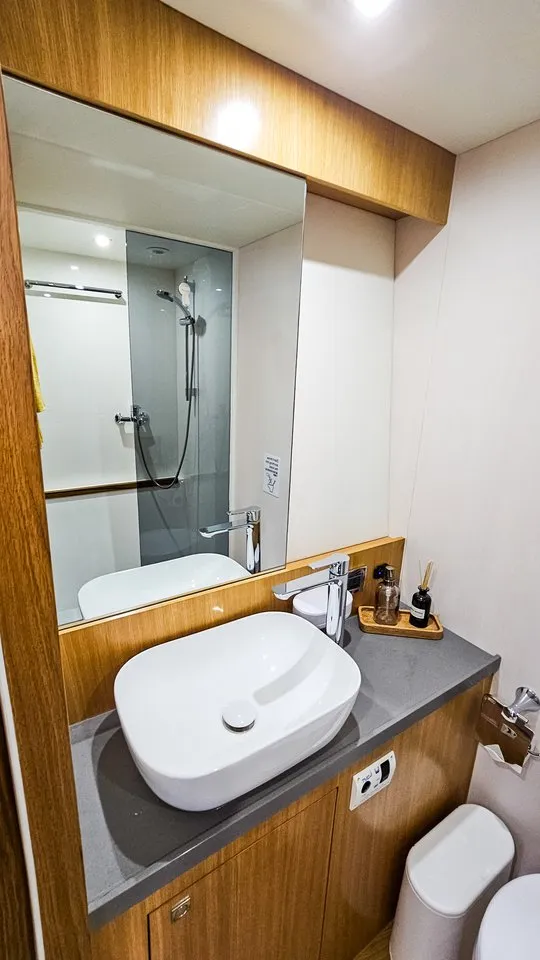 Image slide 744
