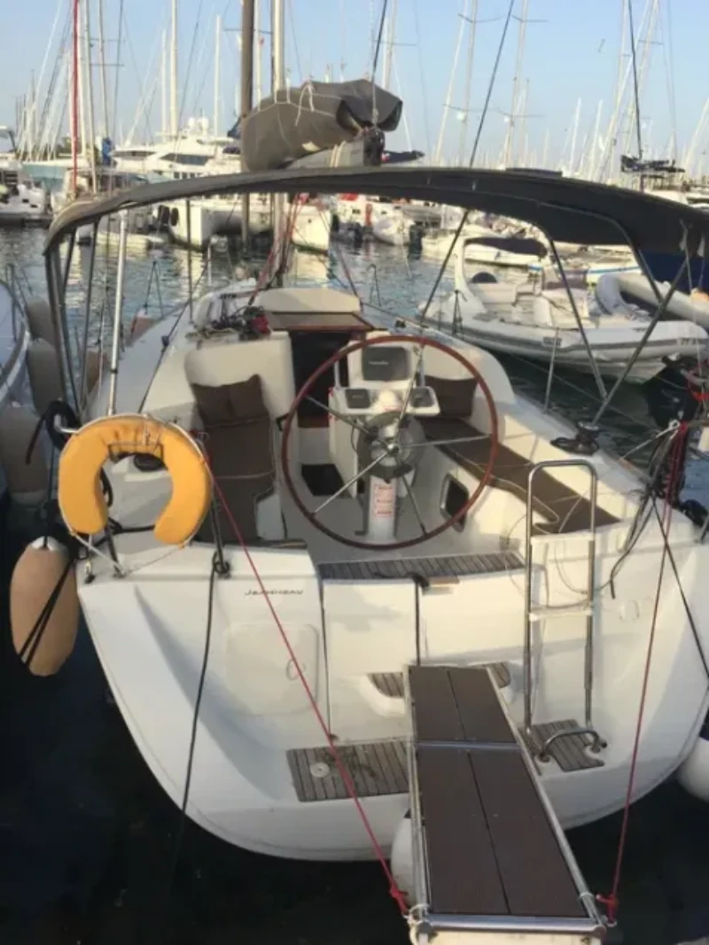 Sun Odyssey 33i Carry On boat image