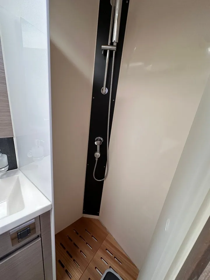 Image slide 75807