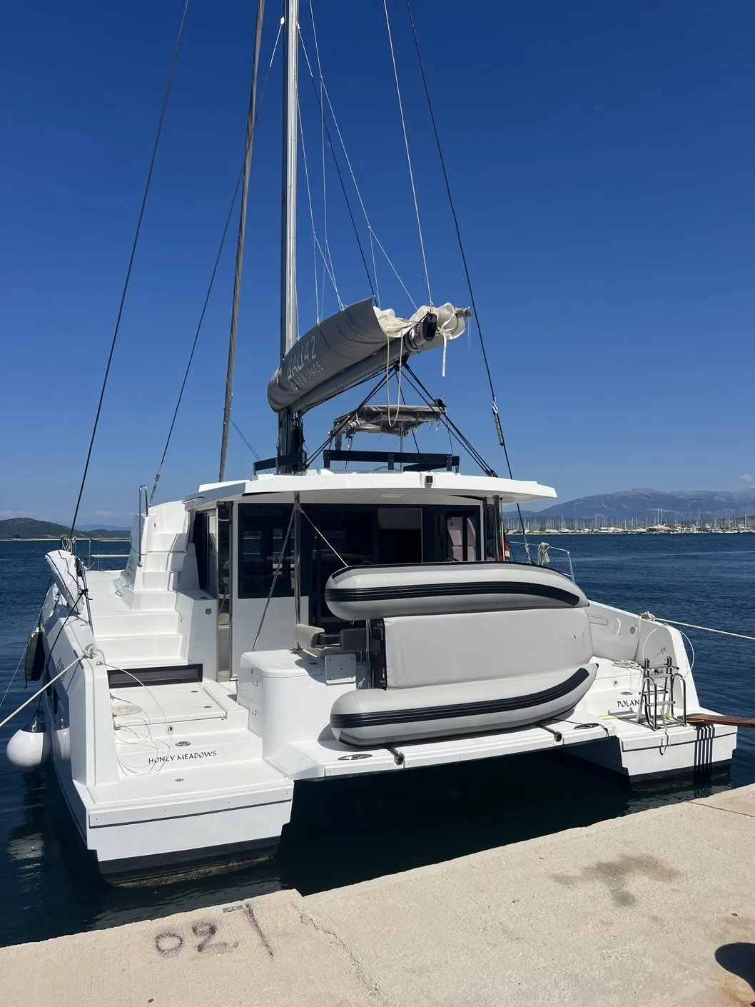 Bali 4.2 Honey Meadow boat image