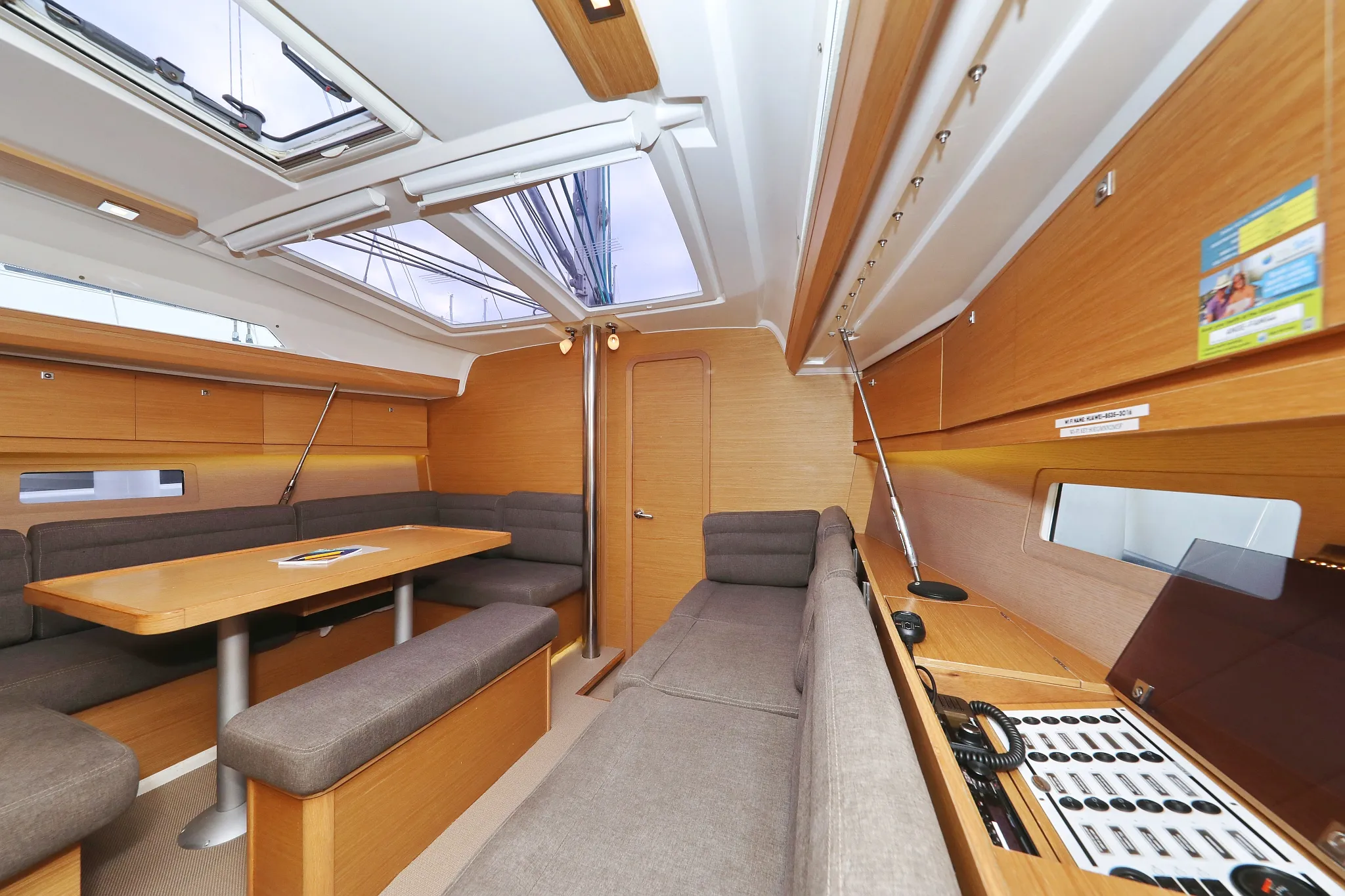 Image slide 7979