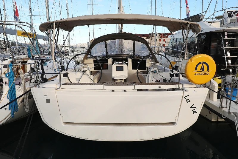 Dufour 412 GL La Vie boat image