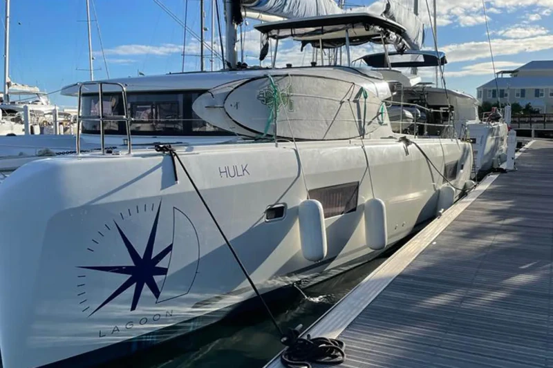 Lagoon 42 Hulk boat image