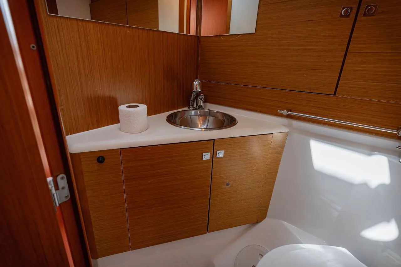 Image slide 834