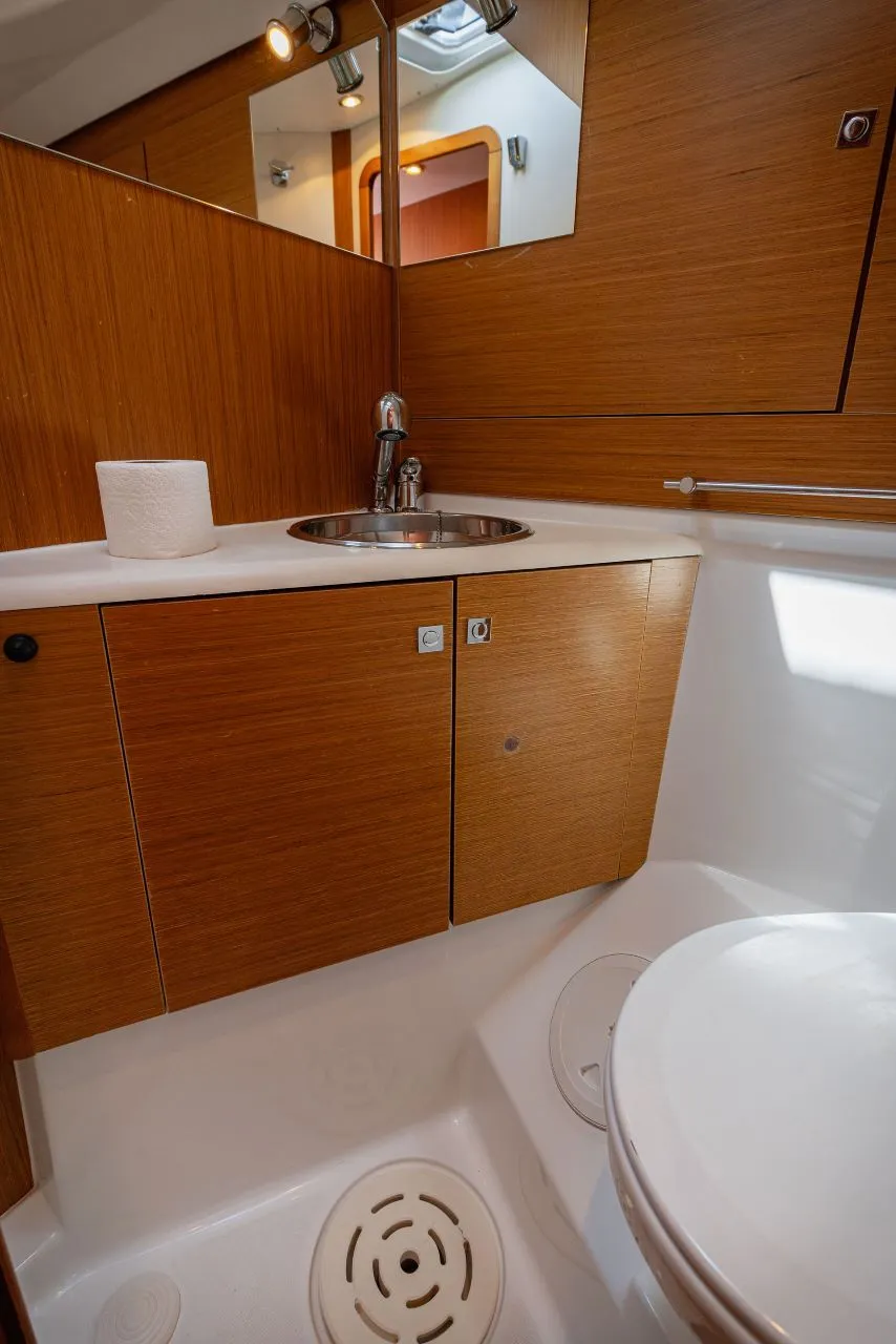 Image slide 835