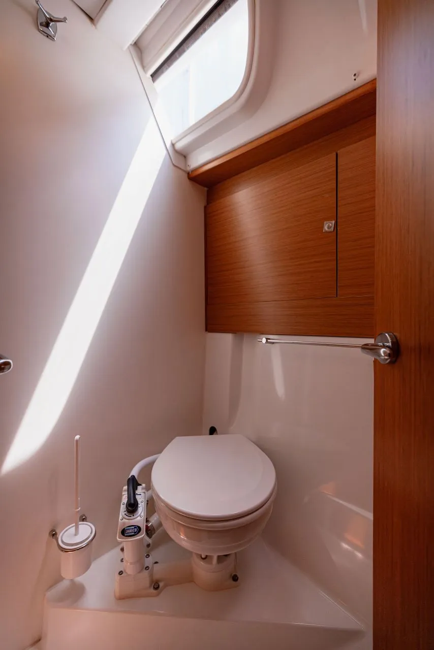 Image slide 838