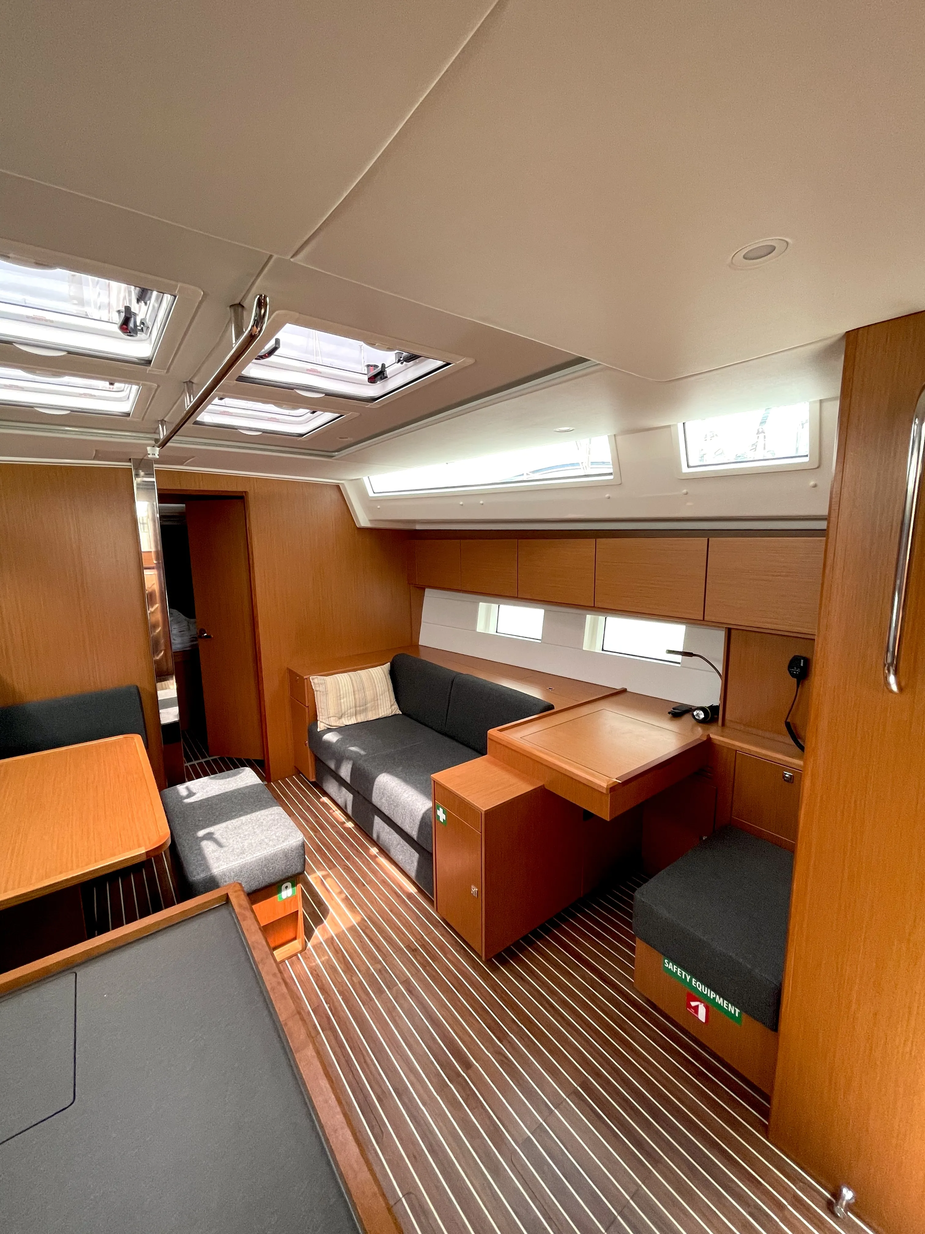 Image slide 84982