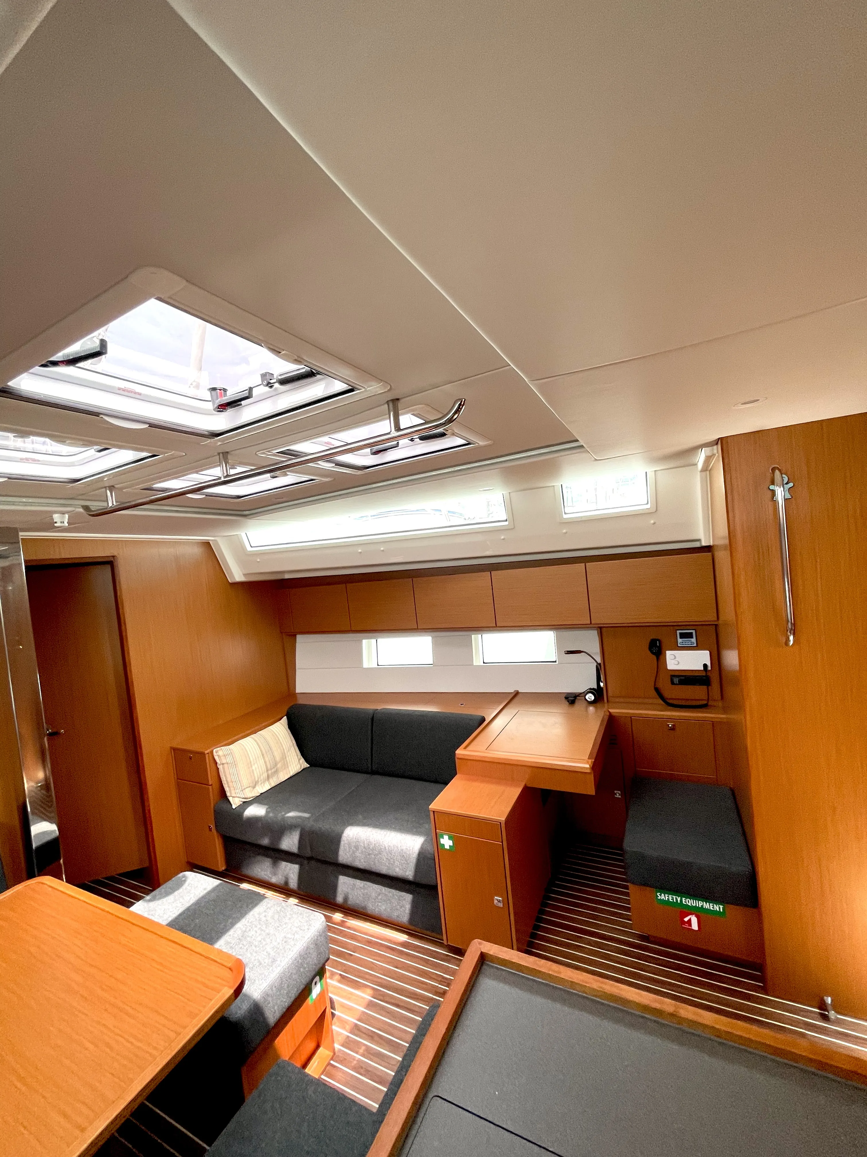 Image slide 84983