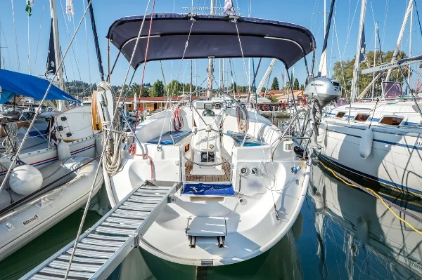 Bavaria 32 Aias boat image