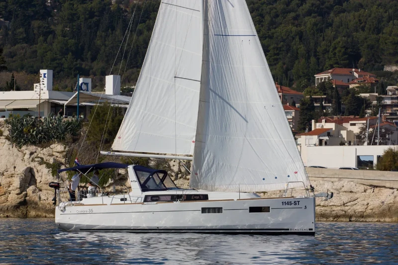 Oceanis 35 Jean Michel boat image