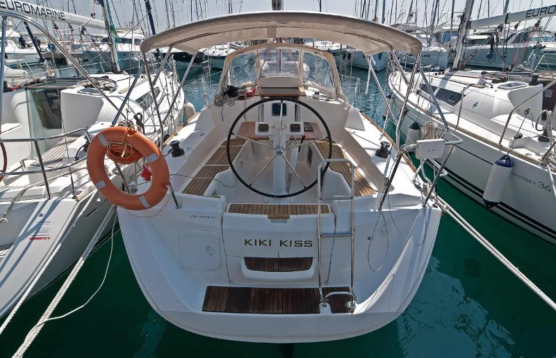 Sun Odyssey 33i Kiki Kiss boat image