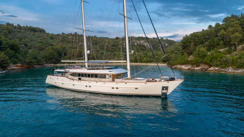Navilux Navilux boat image