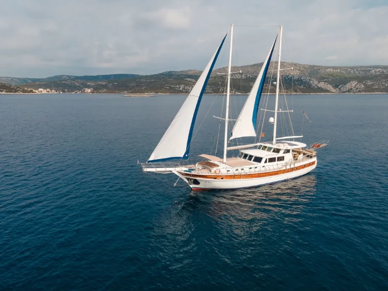 Sea Breeze Sea Breeze boat image