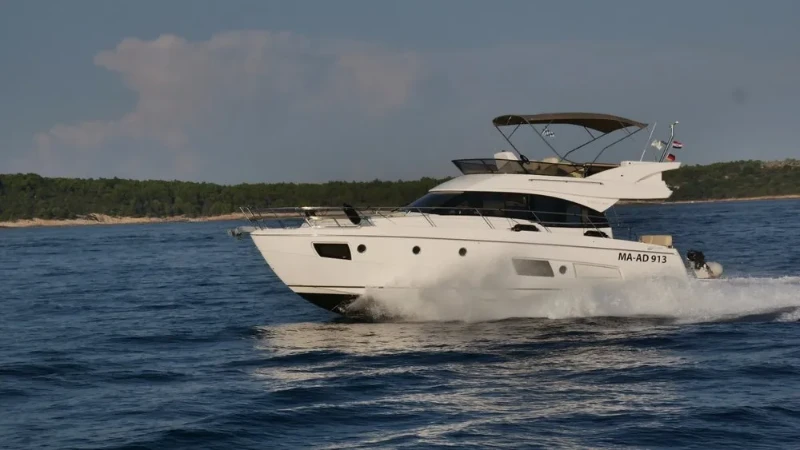 Bavaria Virtess 420 Fly Zanngi boat image