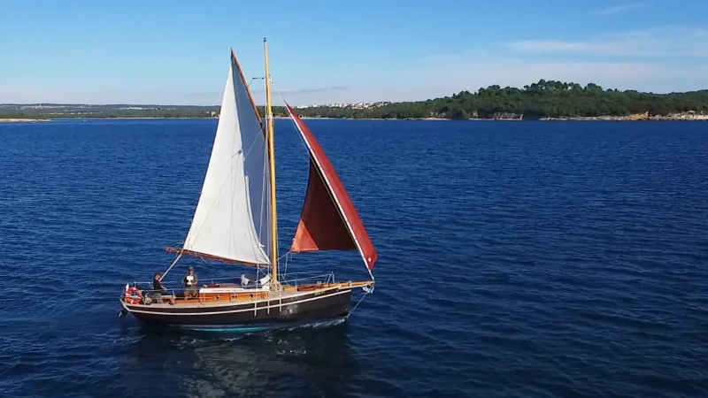 Imagem do barco Pilot Cutter Black Bird
