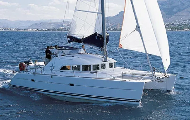 Lagoon 380 Whooper boat image