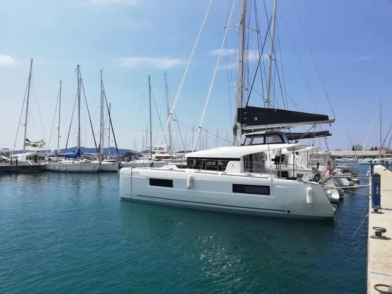 Lagoon 40 Lubina boat image