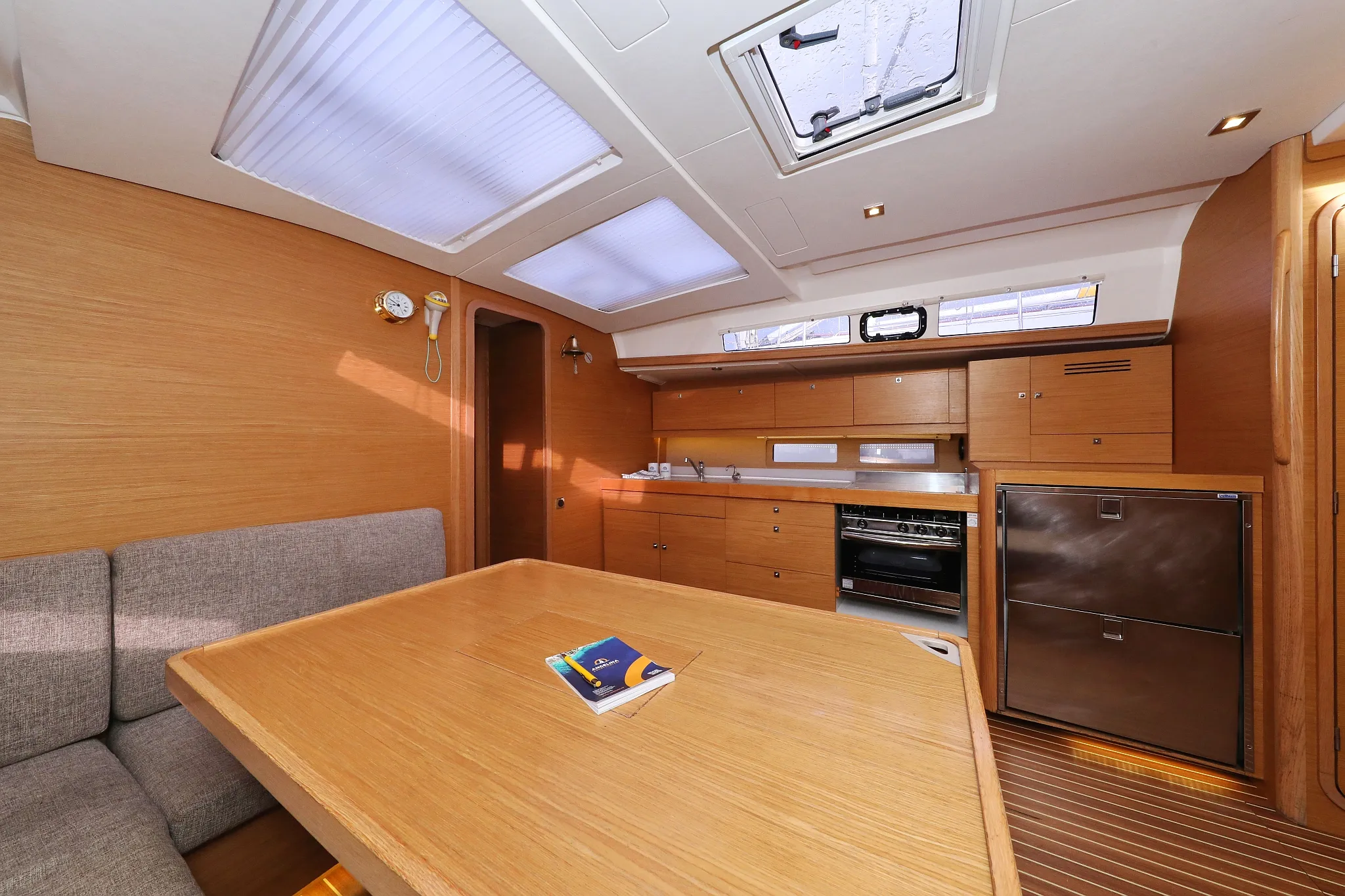 Image slide 9353