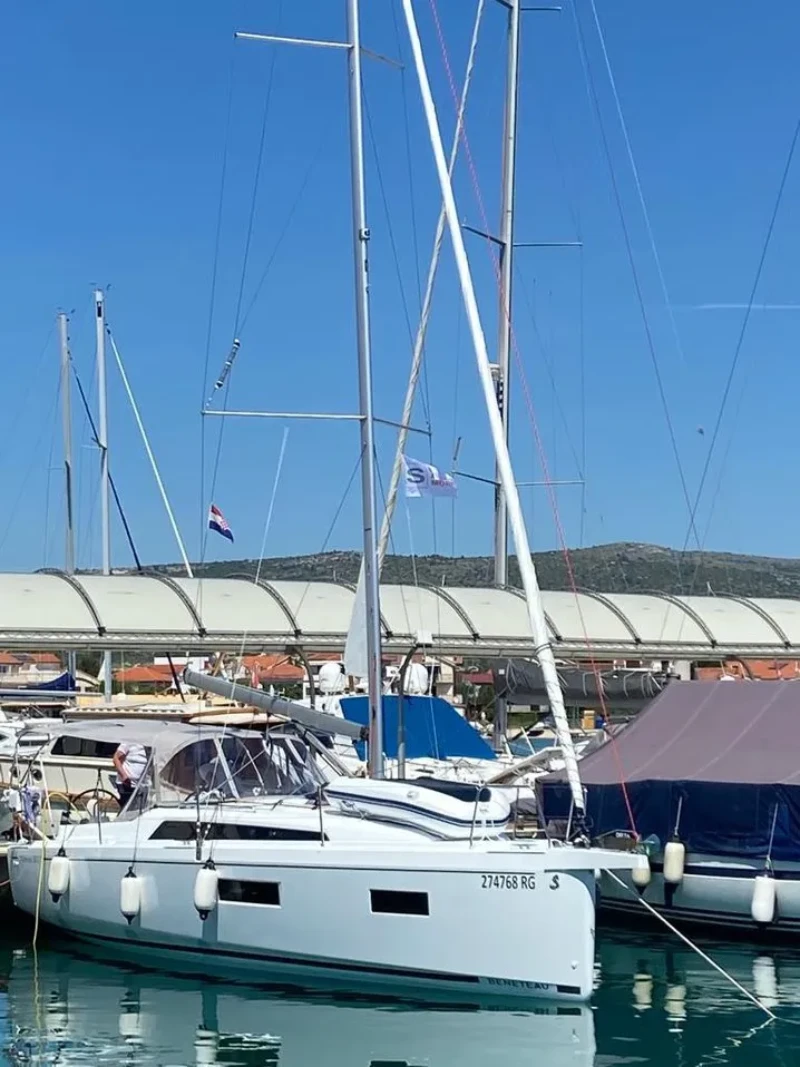 Oceanis 34.1 Ka Nani boat image