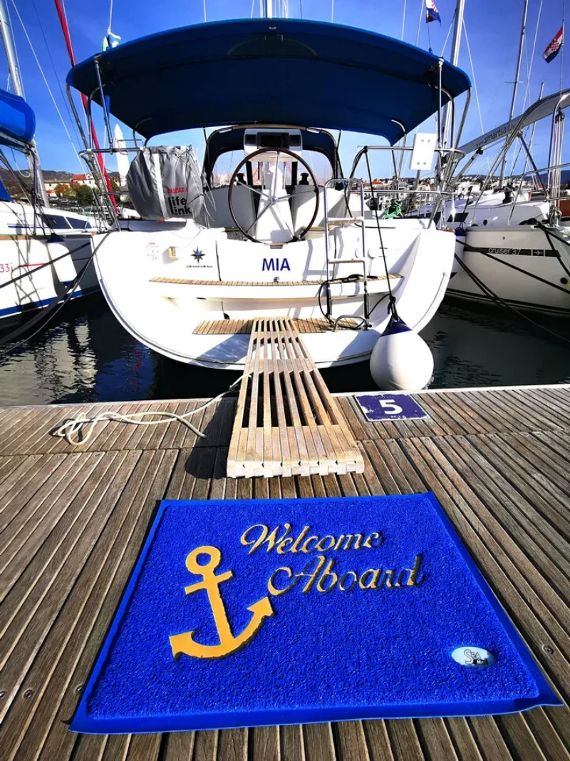 Sun Odyssey 36i Mia boat image