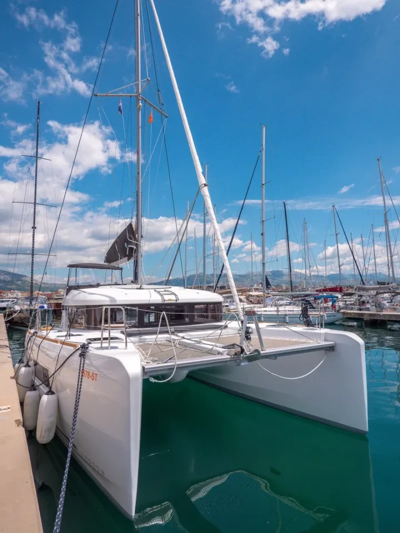 Lagoon 40 Blue Eyes boat image