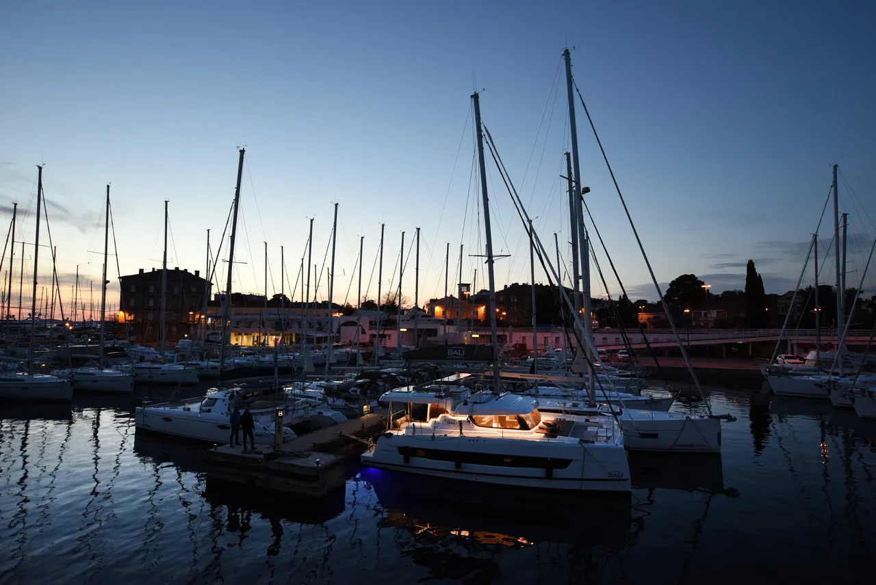Image slide 97049