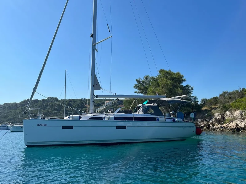 Bavaria Cruiser 37 Style Fortunata boat image